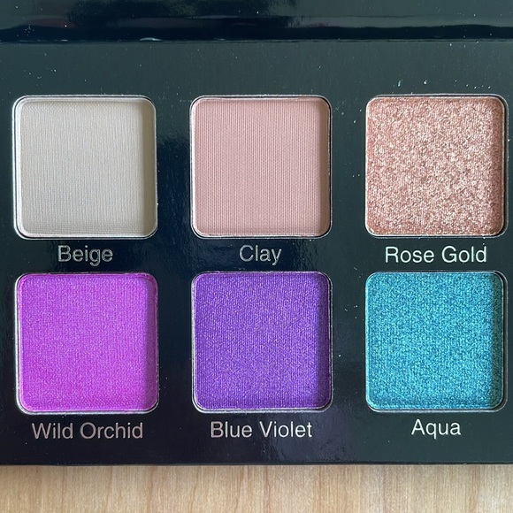 Violet Voss Essentials 2 Eyeshadow Palette - Picture 6 of 7
